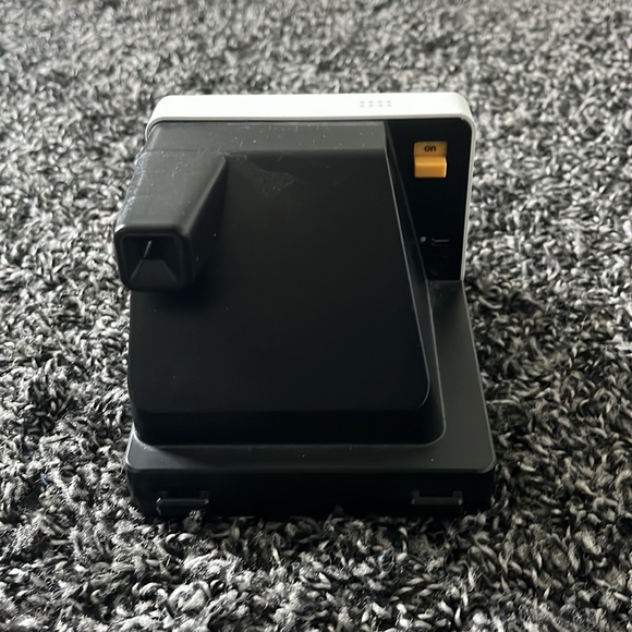 Polaroid camera - Picture 3 of 3